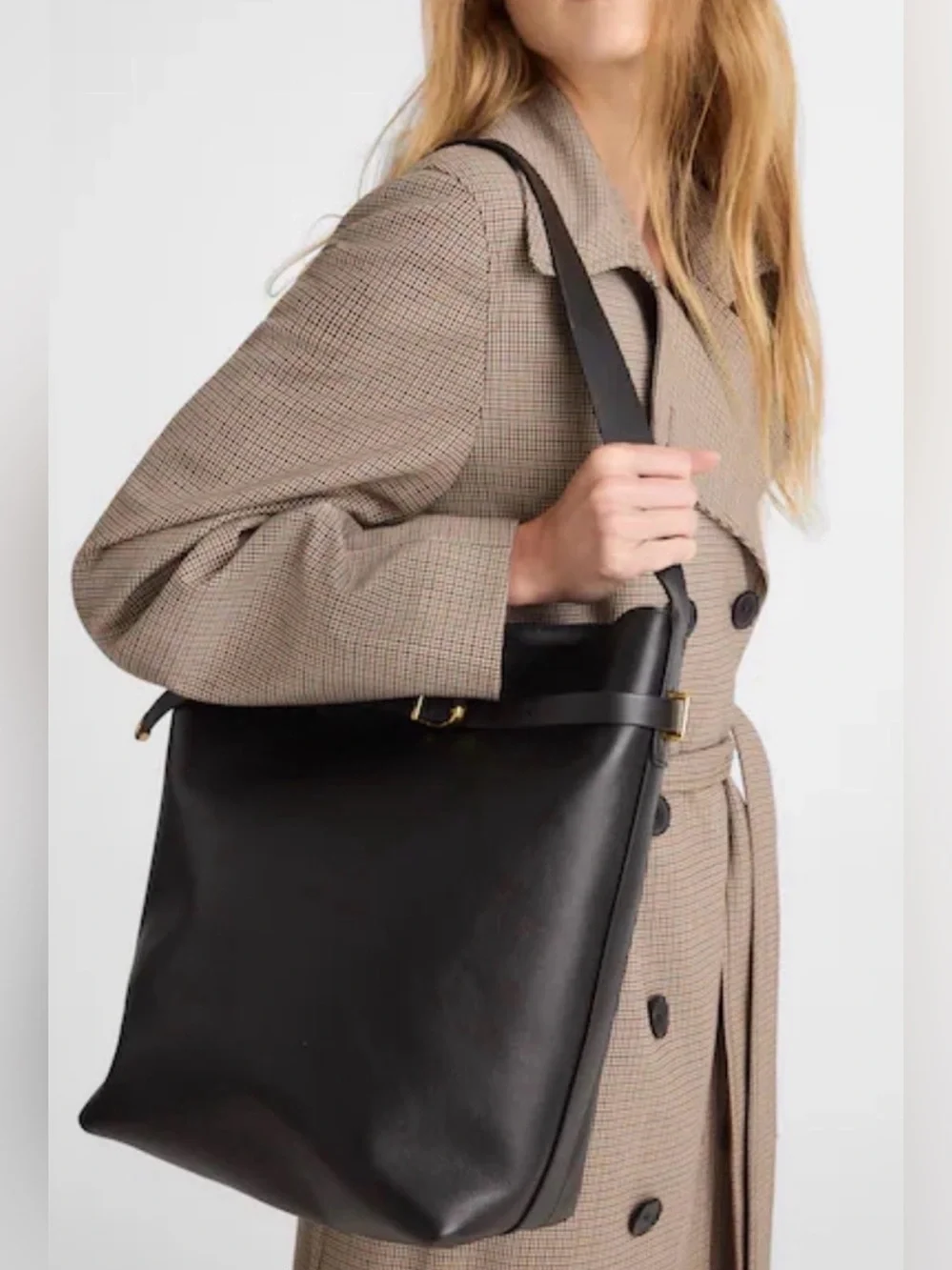 Madewell The Essential Belted Bucket Leather Tote Bag
